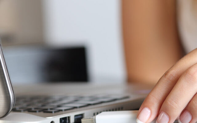 USB4® vs. Thunderbolt™ 4 – technically, is there really any difference?